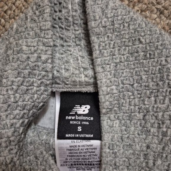 New Balance Womens Mock Neck Pullover Sweater - Picture 6 of 10